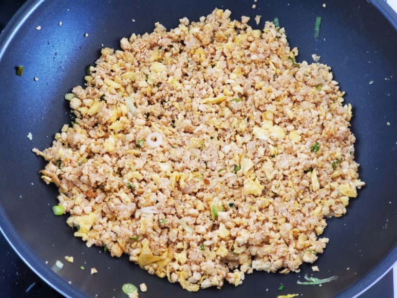Stir-frying tofu and brown rice